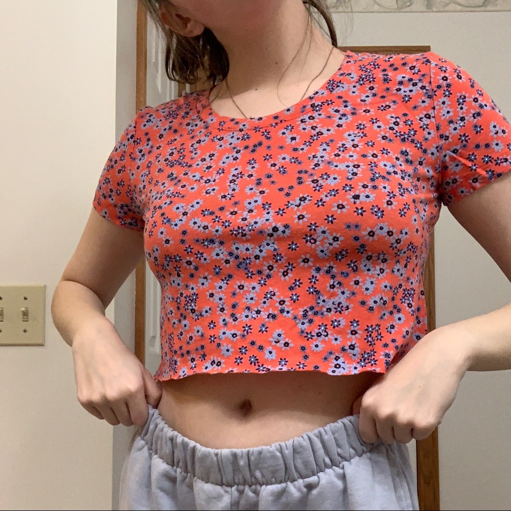 DIY Cropped Gap T Shirt